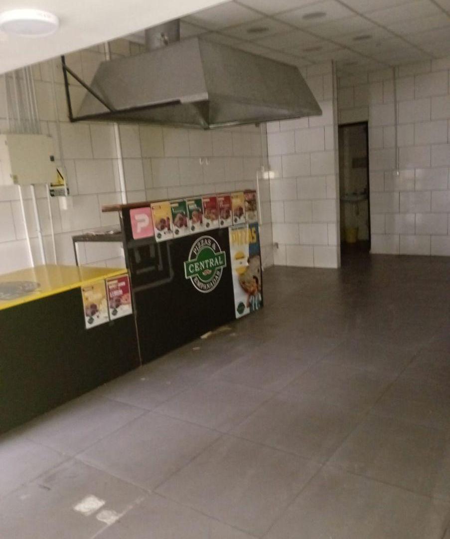 Foto de EXCELENTE LOCAL COMERCIAL AV.AVELLANEDA 1690, imagen 3