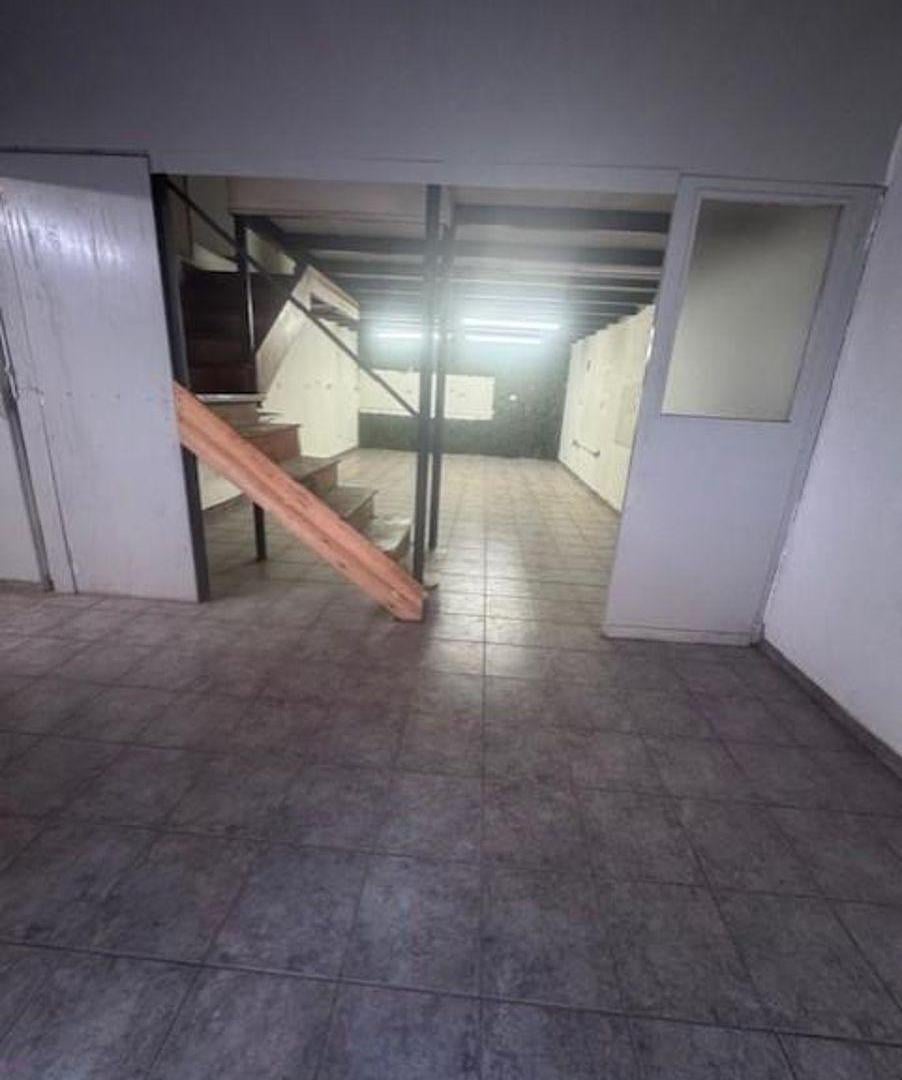 Foto de VENTA LOCAL COMERCIAL AV PERON 2000, imagen 3