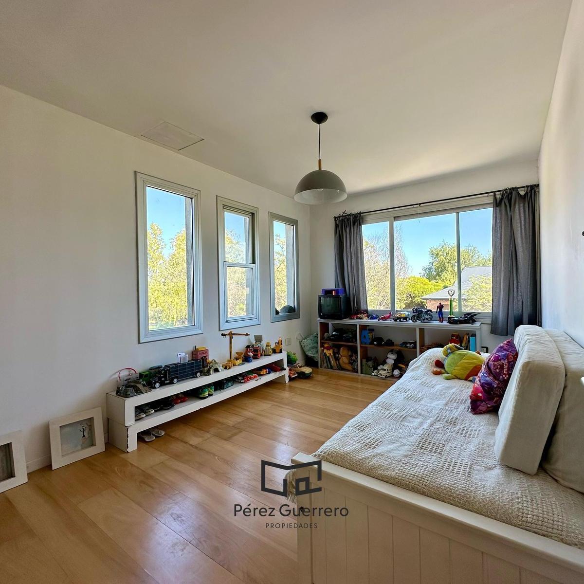 Casa en Barrio San Marco con 4 Dorm. 5