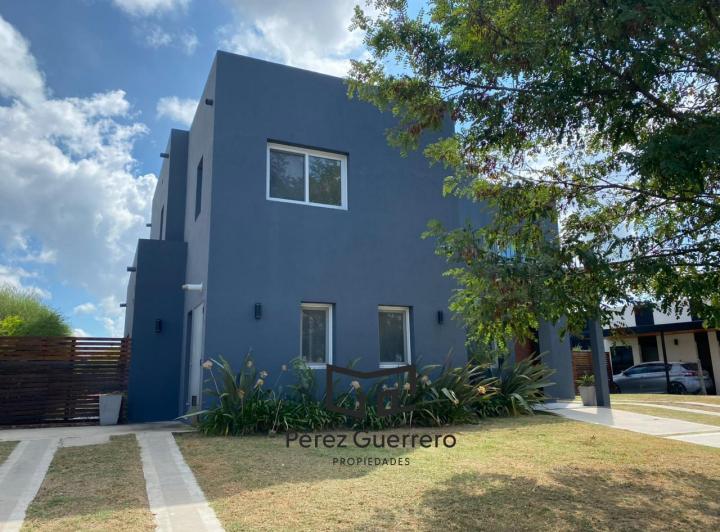Casa en alquiler con 3 dormitorios y pileta lote central 2