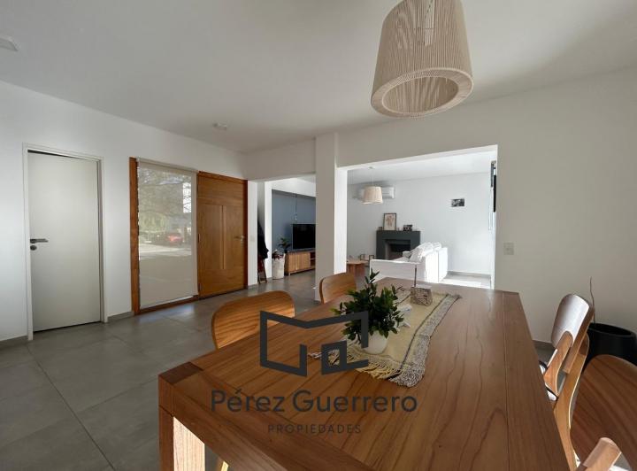 Casa en  alquiler en San Matias con 3 dormitorios y pileta 4