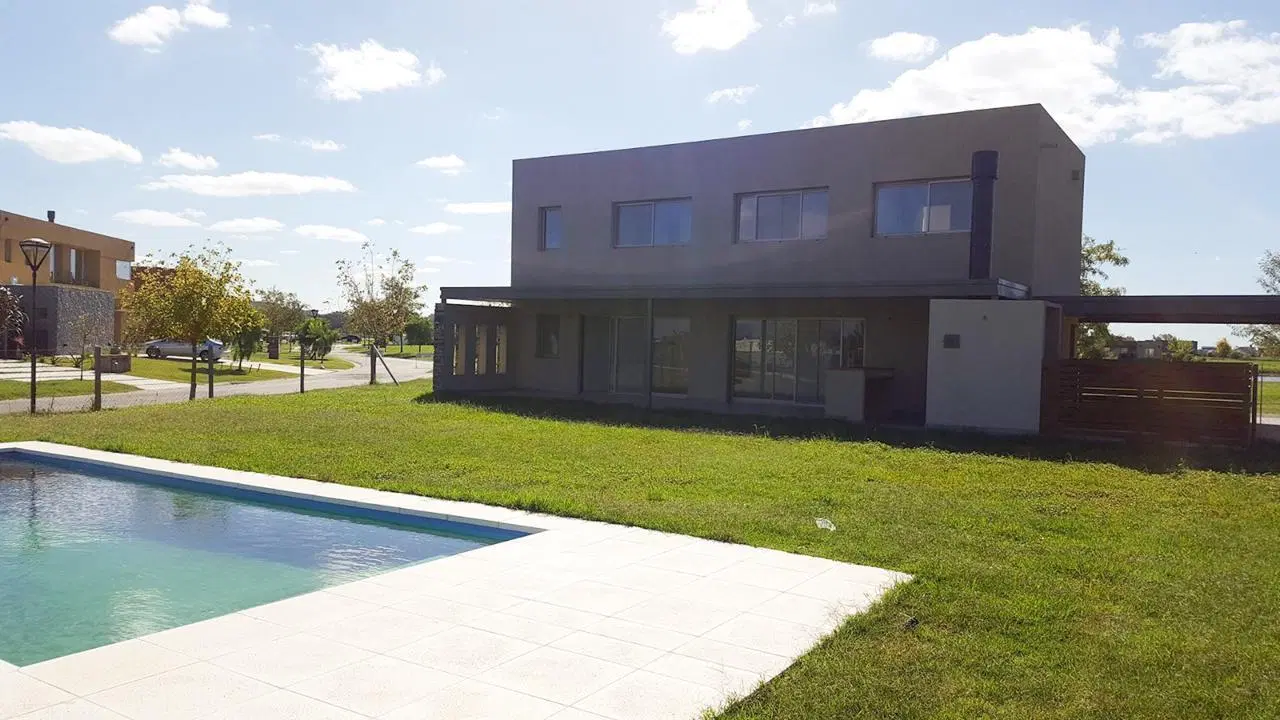 Casa en venta en el Canton Islas lote central 4