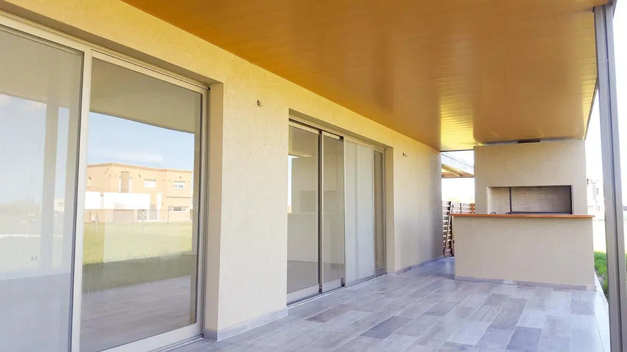 Casa en venta en el Canton Islas lote central 2