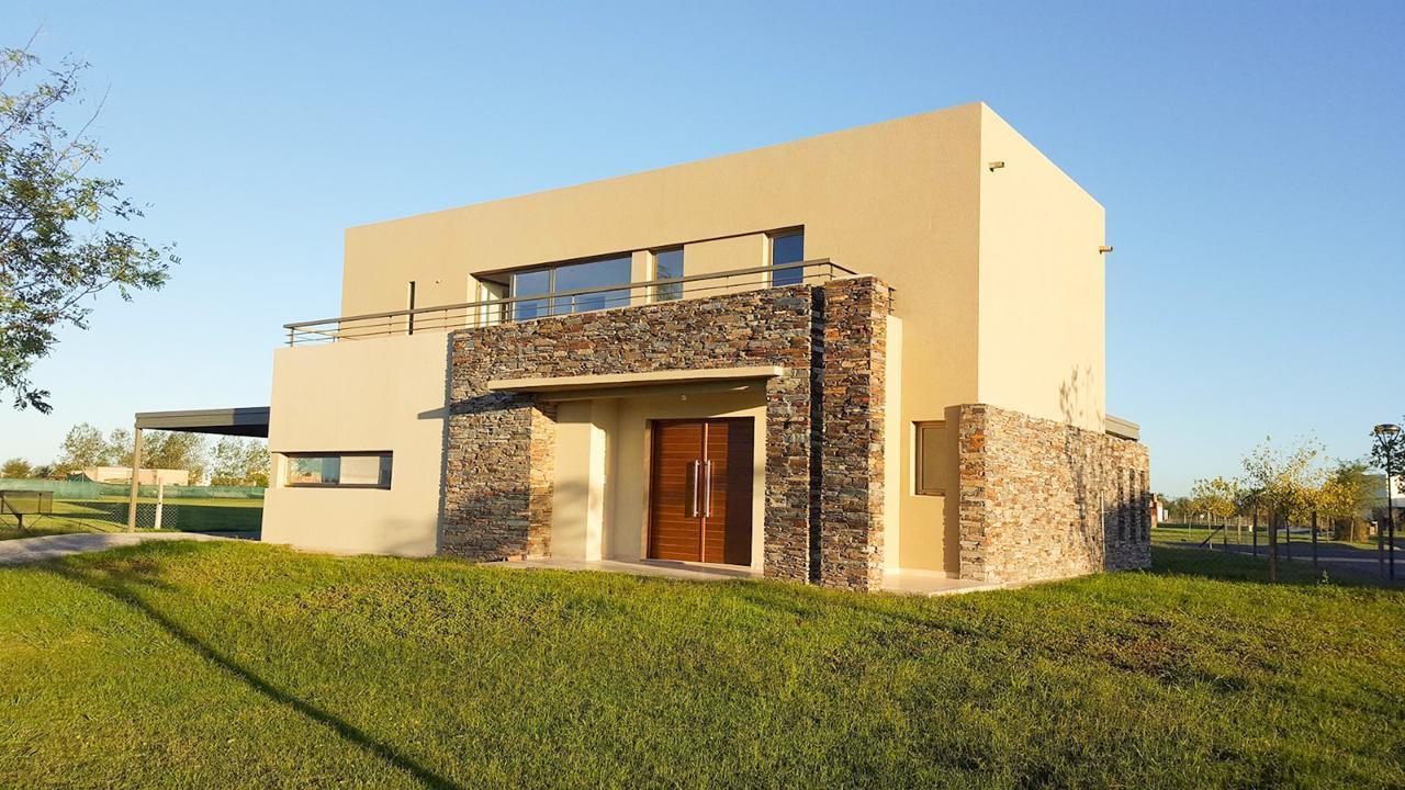 Casa en venta en el Canton Islas lote central