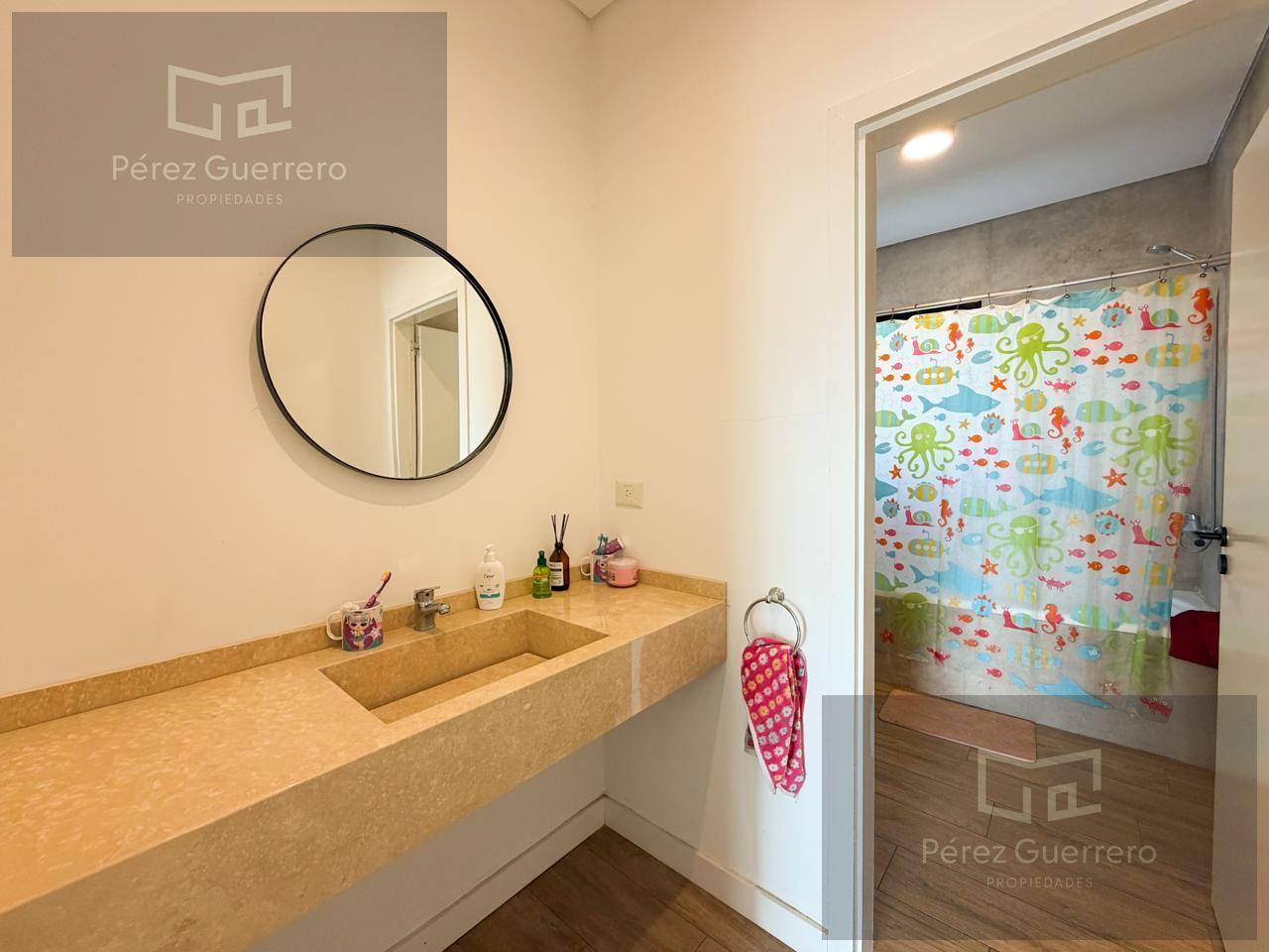 Foto de Casa en venta en el Canton a la laguna con 4 dormitorios y family, imagen 3