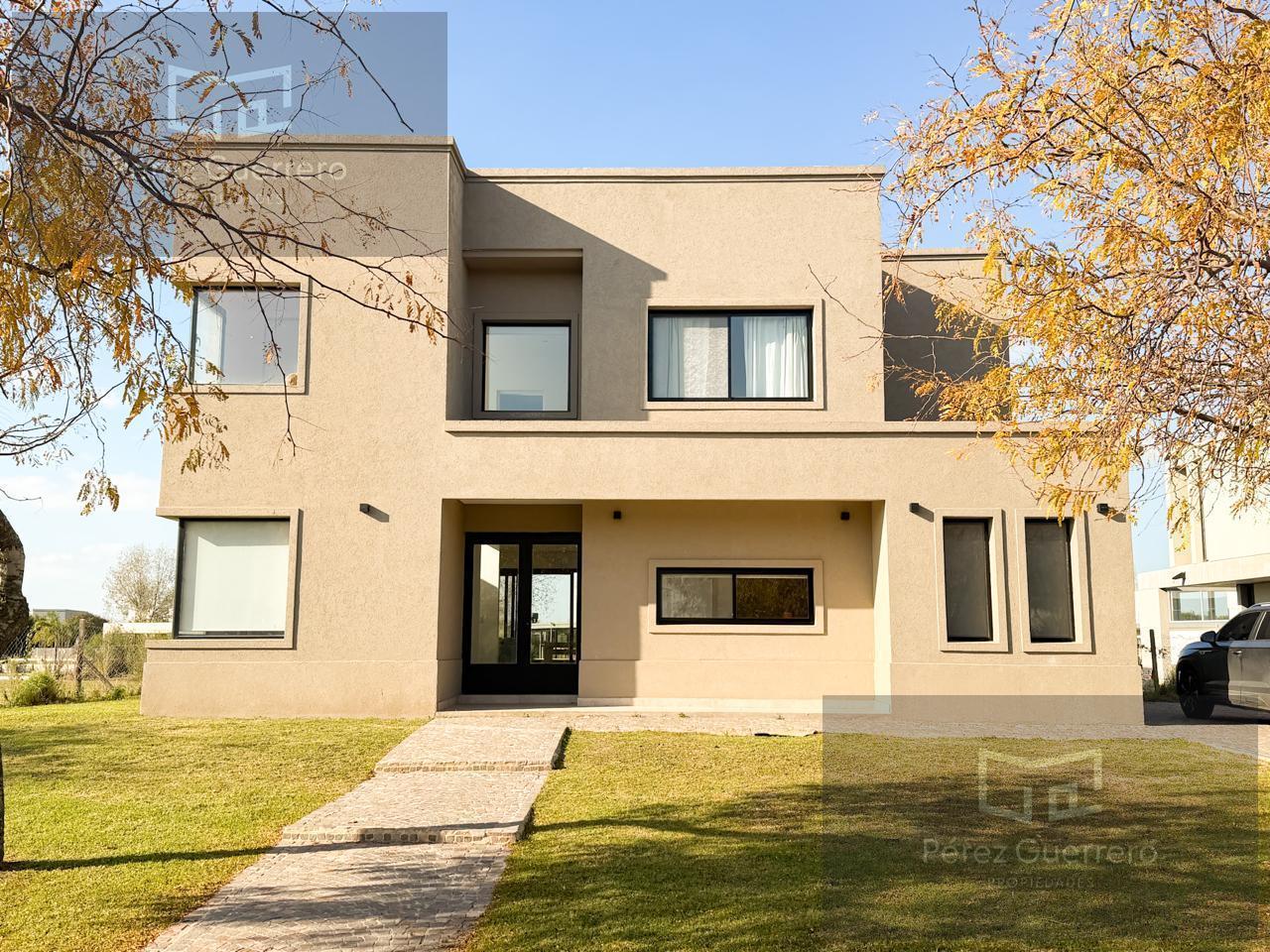 Foto de Casa en venta en el Canton a la laguna con 4 dormitorios y family, imagen 1