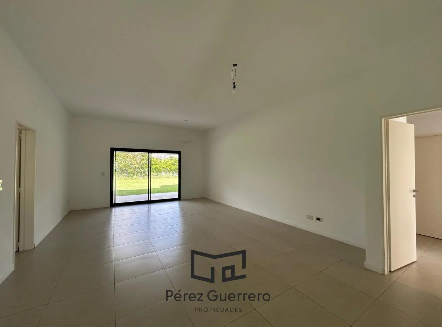Casa en alquiler en Vistas Puertos con 3 dormitorios y pileta 5
