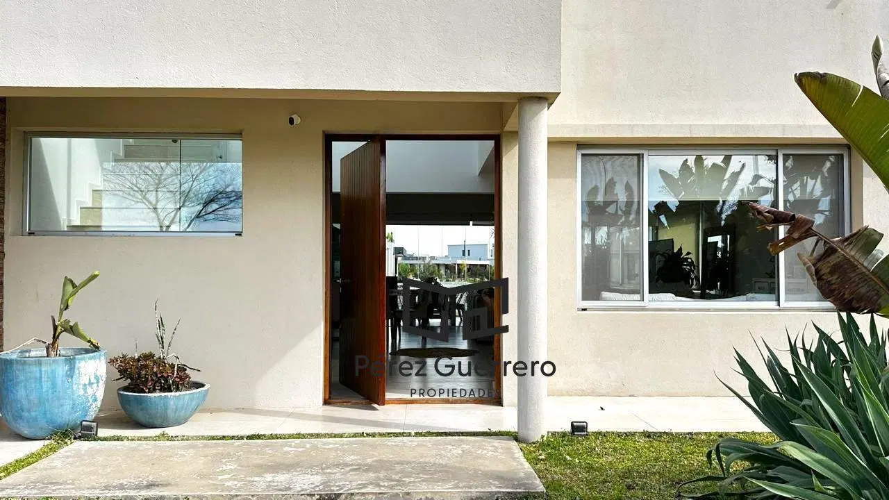 Casa en venta en Ceibos con 3 dormitorios family pileta a la LAGUNA 5