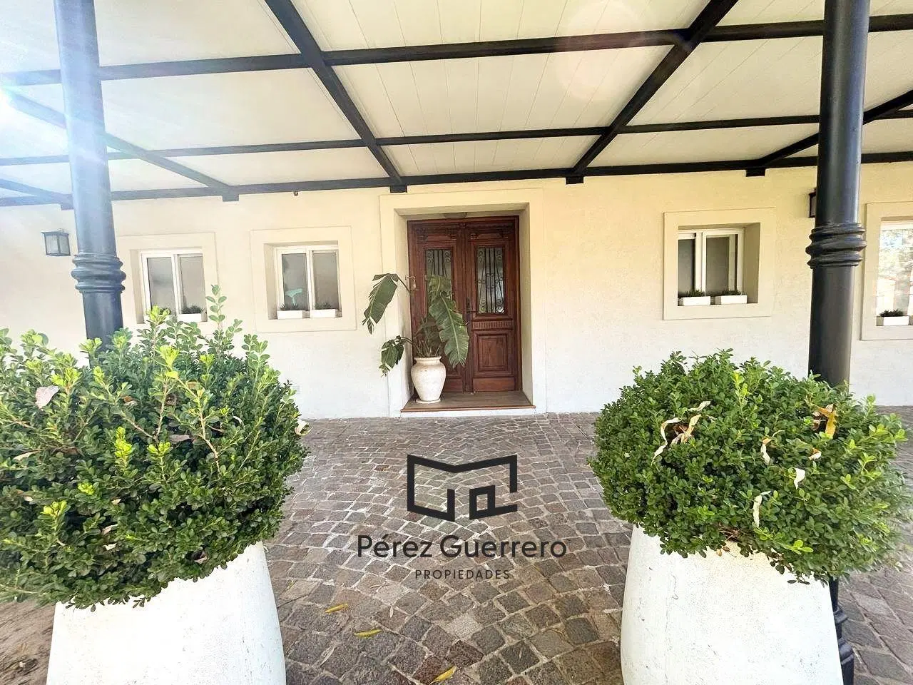Casa en venta en Lomas de Fátima Pilar con 5 dormitorios y pileta 5