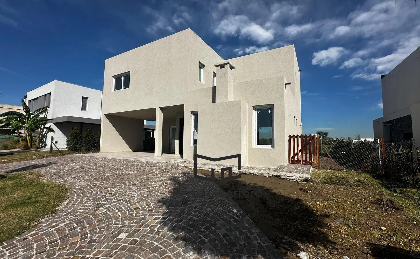 Casa en venta en Puertos Costas con 3 dormitorios en suite y pileta 4