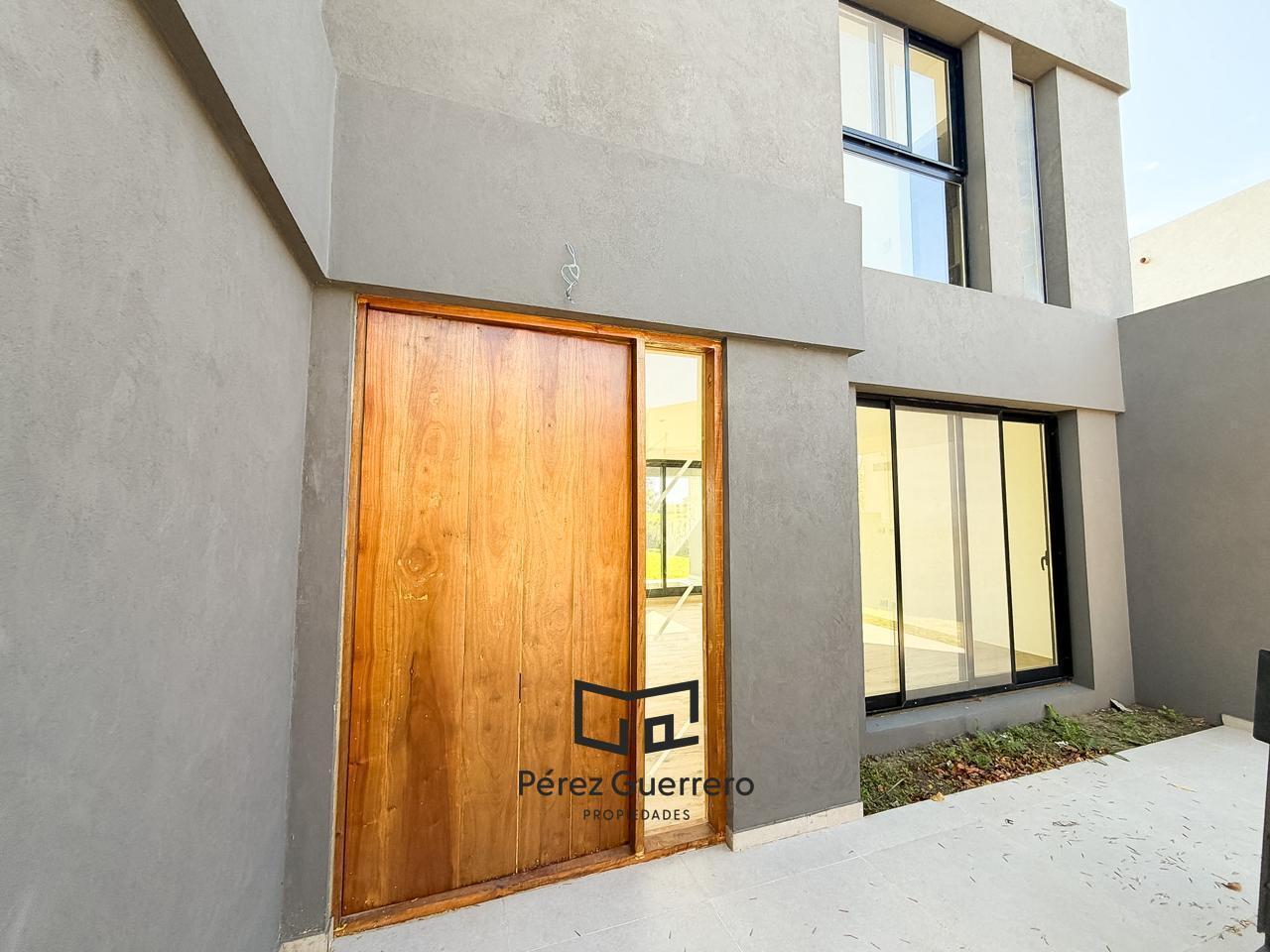 Casa en venta en el Canton Golf