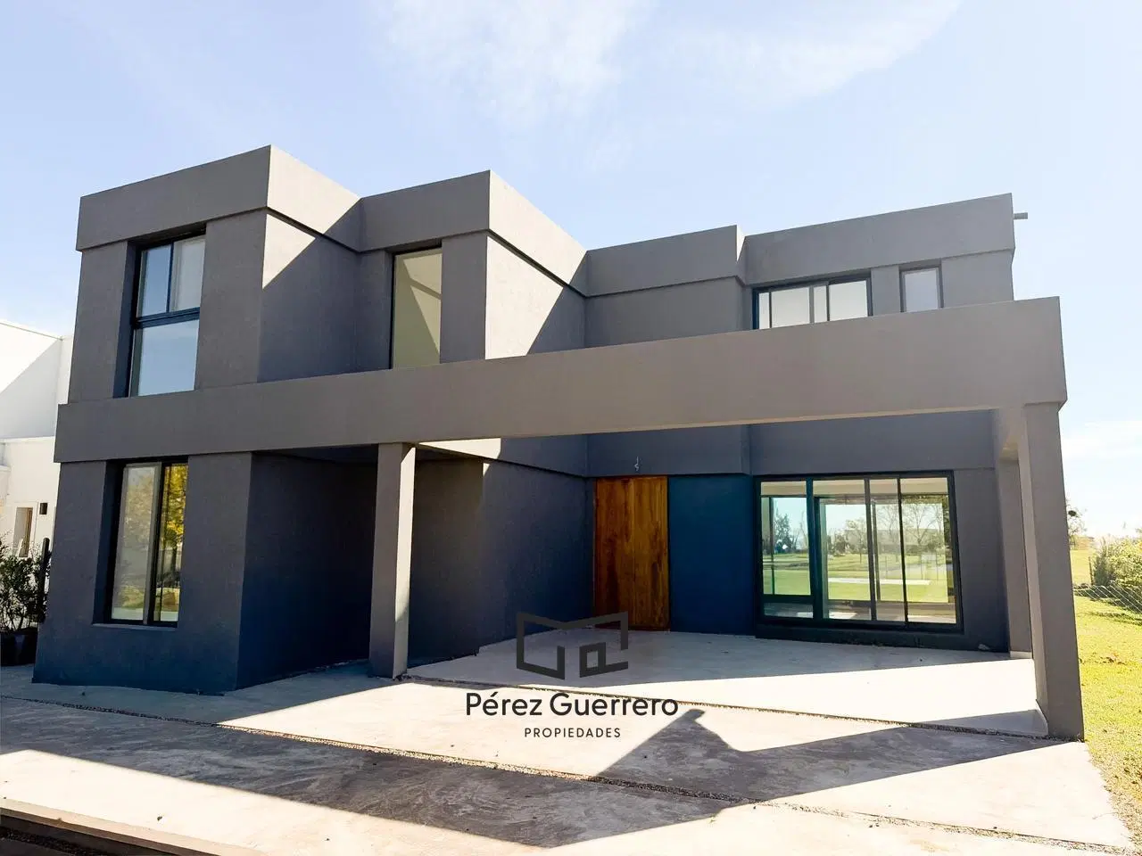 Casa en venta en el Canton Golf 2