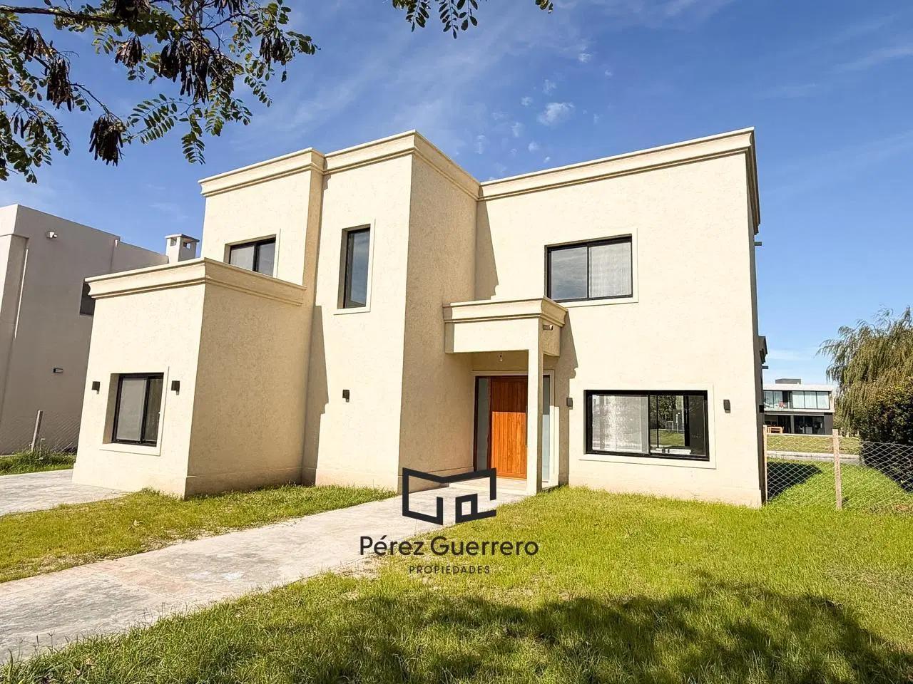 Casa en venta en el Canton a la laguna 2