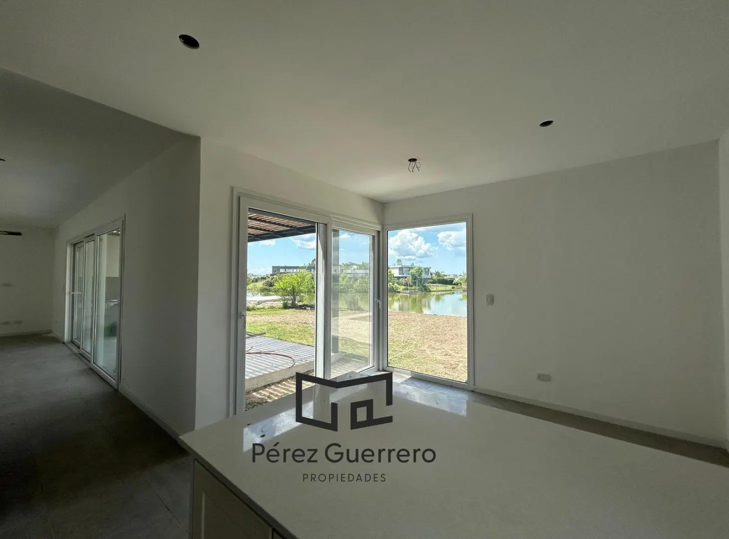 Casa en venta en el Canton a la laguna con 3 dormitorios y pileta 4