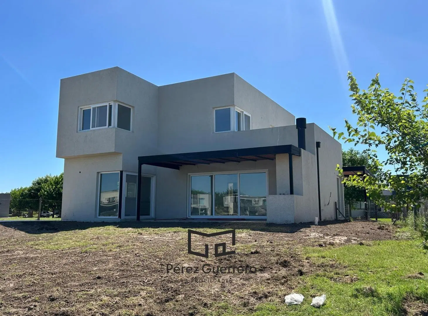Casa en venta en el Canton a la laguna con 3 dormitorios y pileta 2