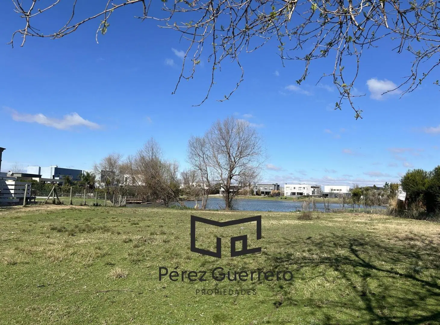 Terreno en venta en el Canton Norte a la laguna 5