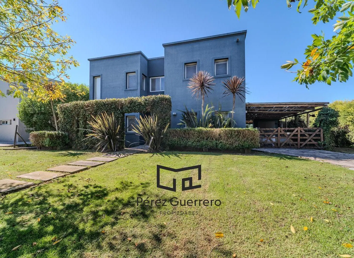 Casa en venta en el Cantón Islas a la laguna con 3 dormitorios 4
