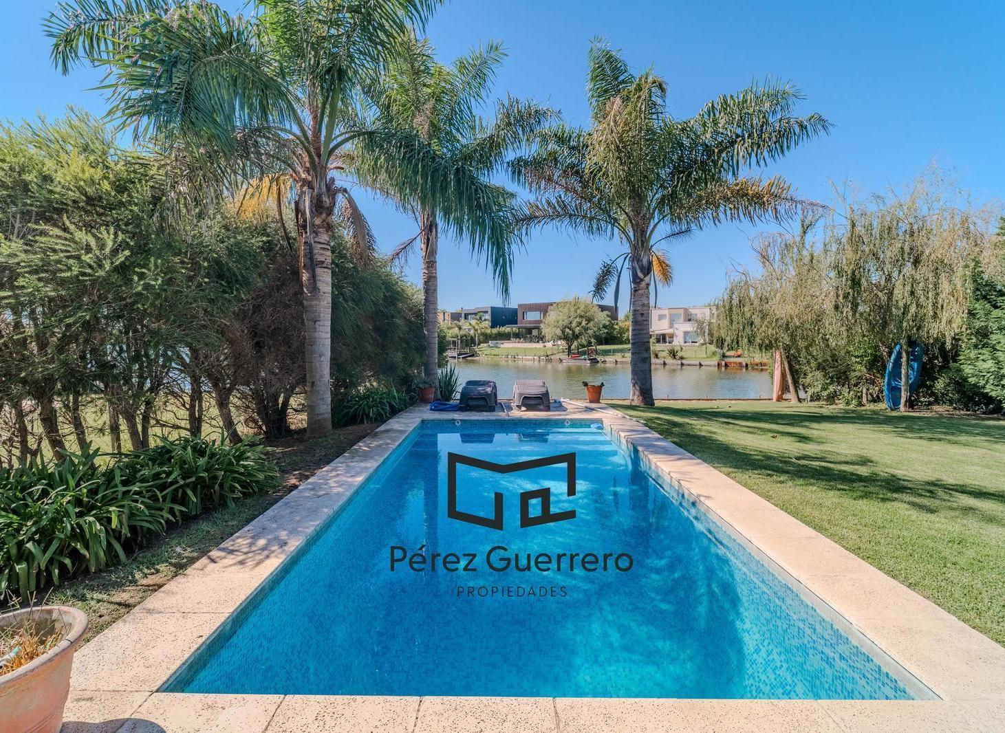 Casa en venta en el Cantón Islas a la laguna con 3 dormitorios