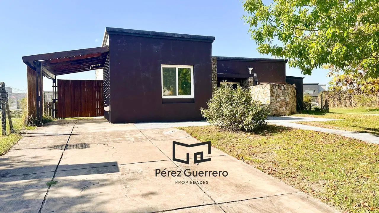 Casa en alquiler anual Canton Islas con pileta 2