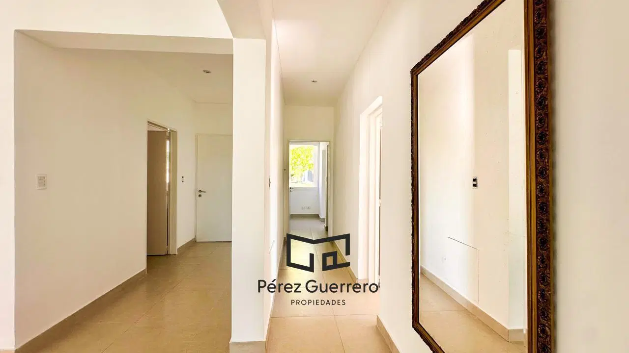Casa en alquiler anual Canton Islas con pileta 5