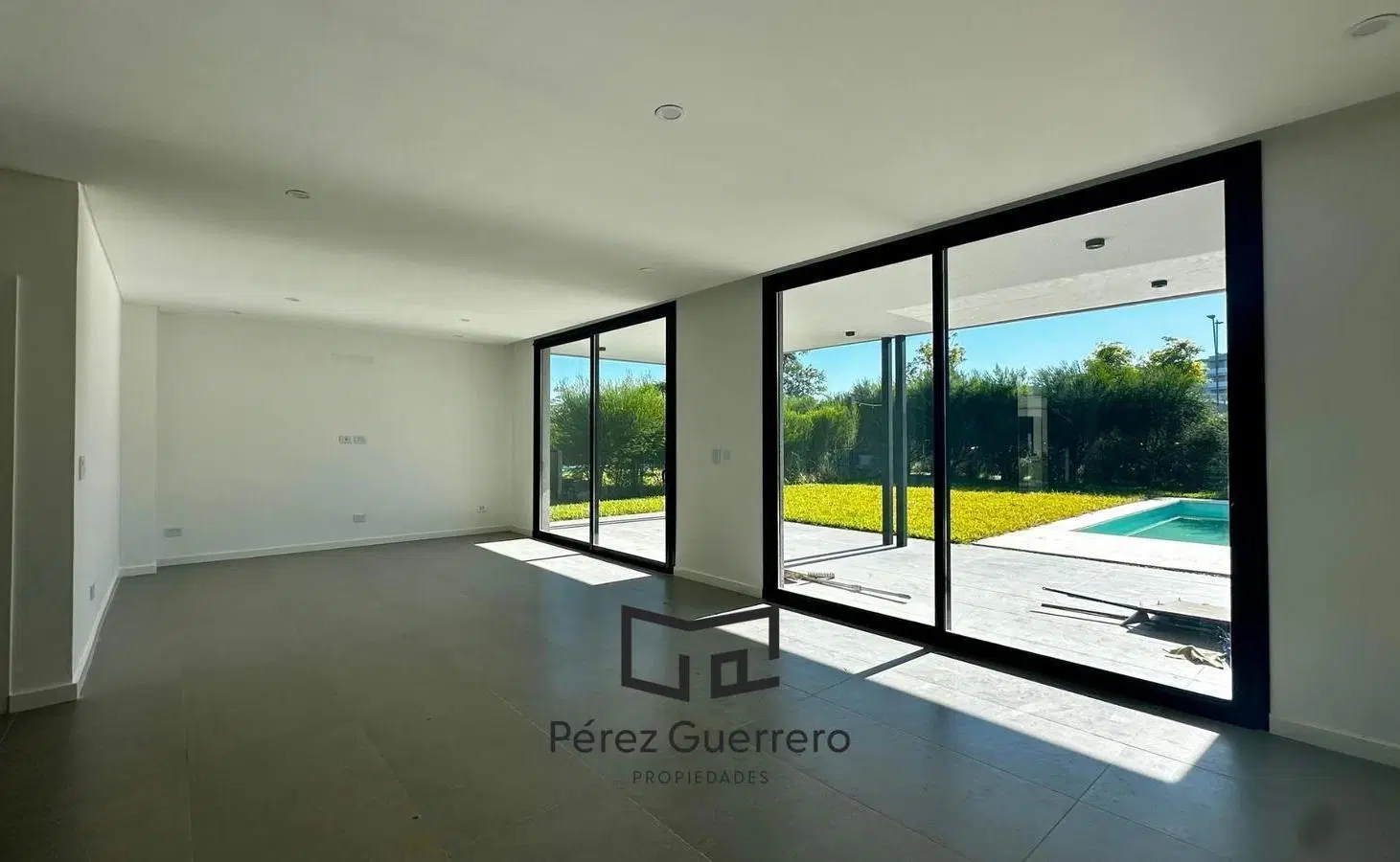 Casa en venta Barrio Araucarias 5 ambientes pileta Escobar 2