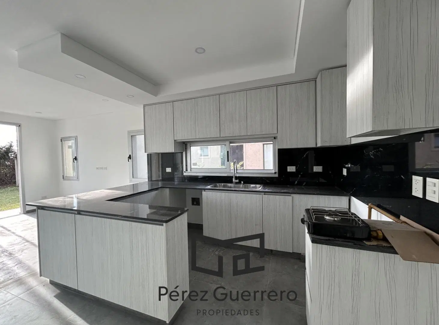 Casa en venta en Puertos Vistas con 5 dormitorios y pileta 2
