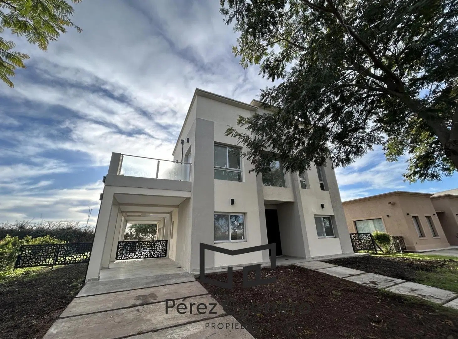 Casa en venta en Puertos Vistas con 5 dormitorios y pileta 3
