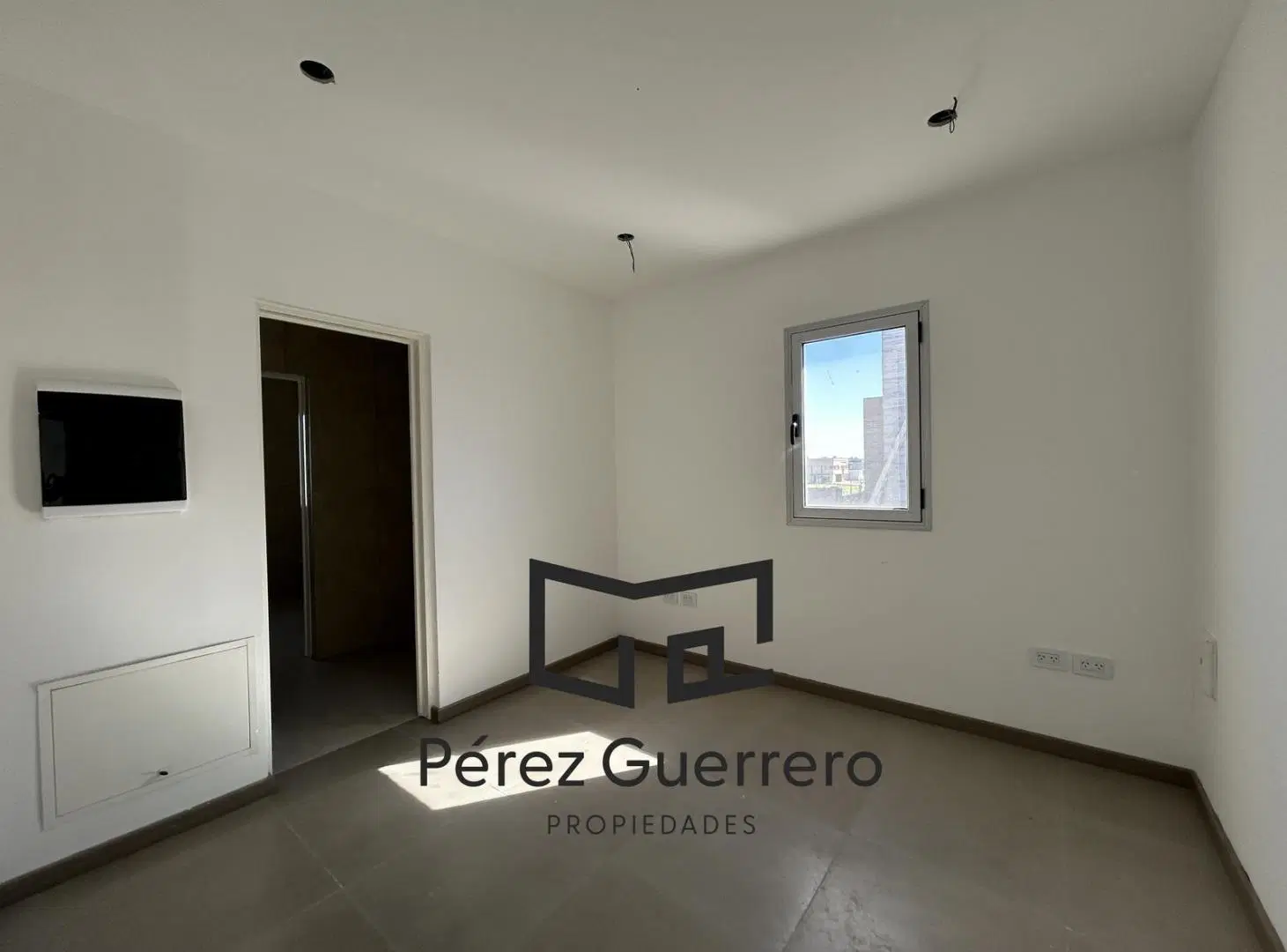 Casa en venta en Puertos Riberas con 3 dormitorios y pileta lote central 3