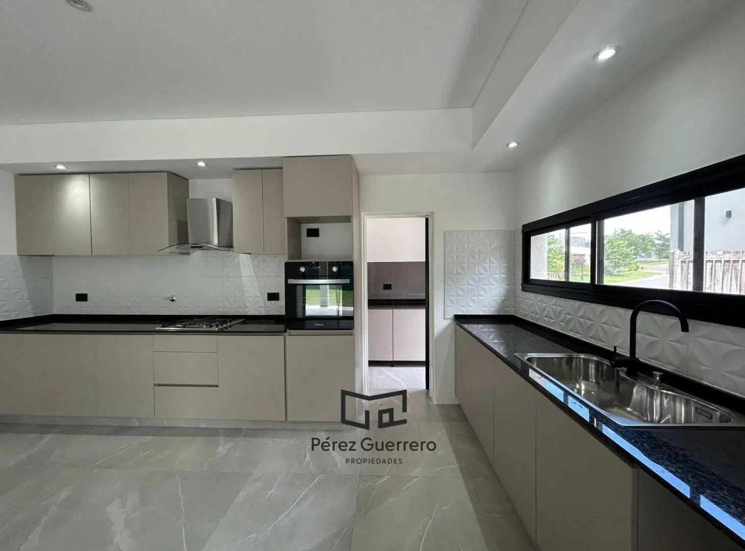 Casa en venta en San Matias con 3 dormitorios mas family y pileta 3