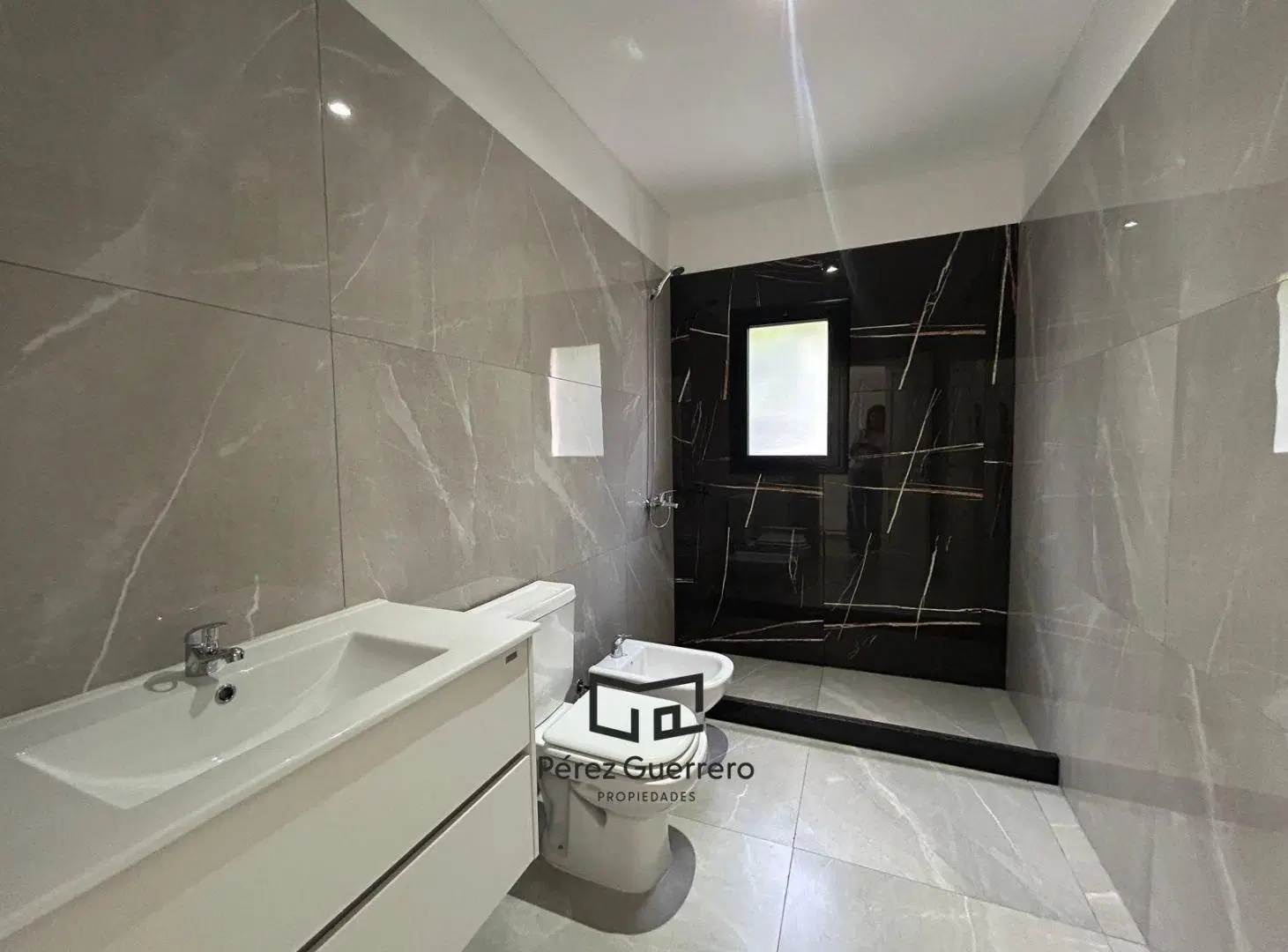Casa en venta en San Matias con 3 dormitorios mas family y pileta 8