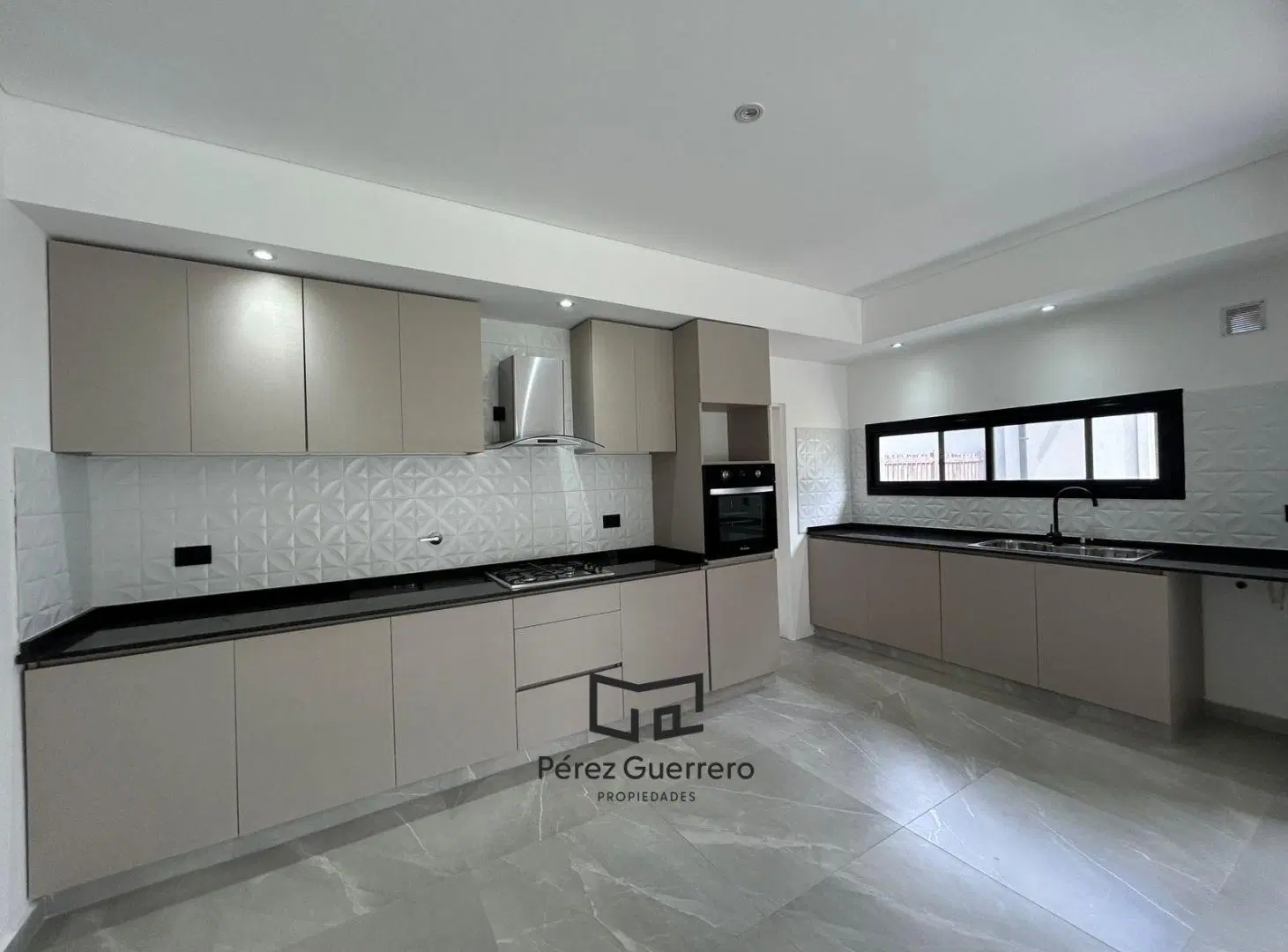 Casa en venta en San Matias con 3 dormitorios mas family y pileta 2