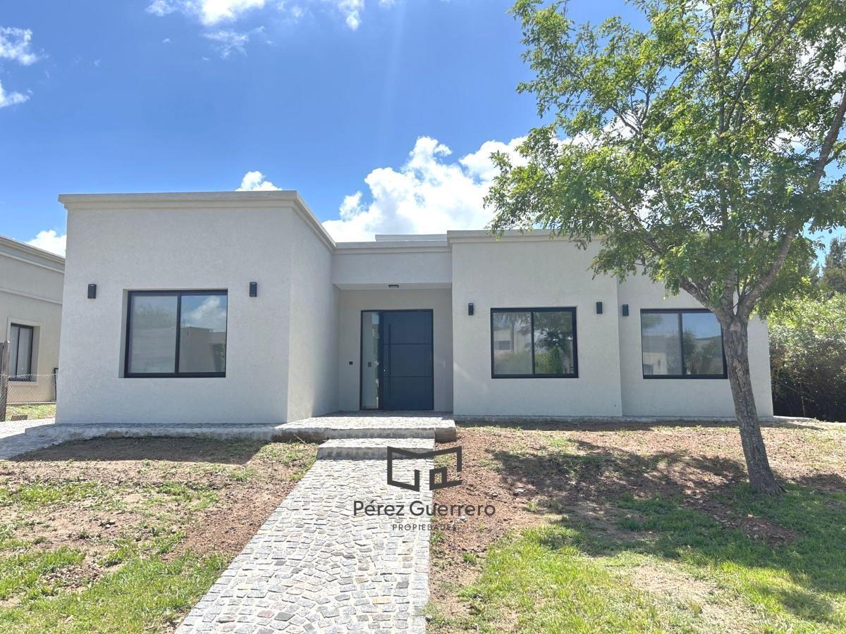 Casa en venta en San Matias con 3 dormitorios mas family y pileta