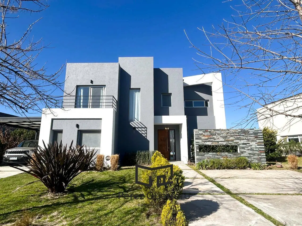 Casa en venta en el Canton lote central con 3 dormitorios 5