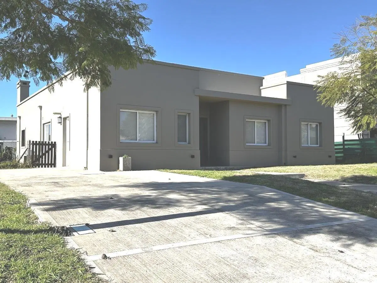 Casa en venta en Puertos Vistas lote central 2