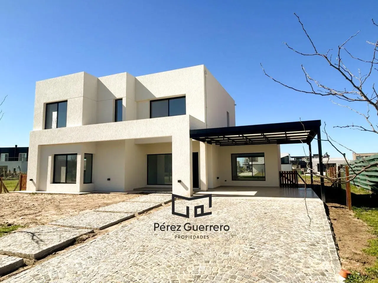 Casa en venta en Puertos Riberas con 3 dormitorios, family o 4to dormitorio y pileta 5