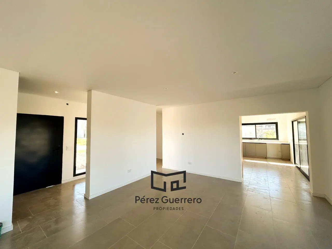 Casa en venta en Puertos Riberas con 3 dormitorios, family o 4to dormitorio y pileta 2