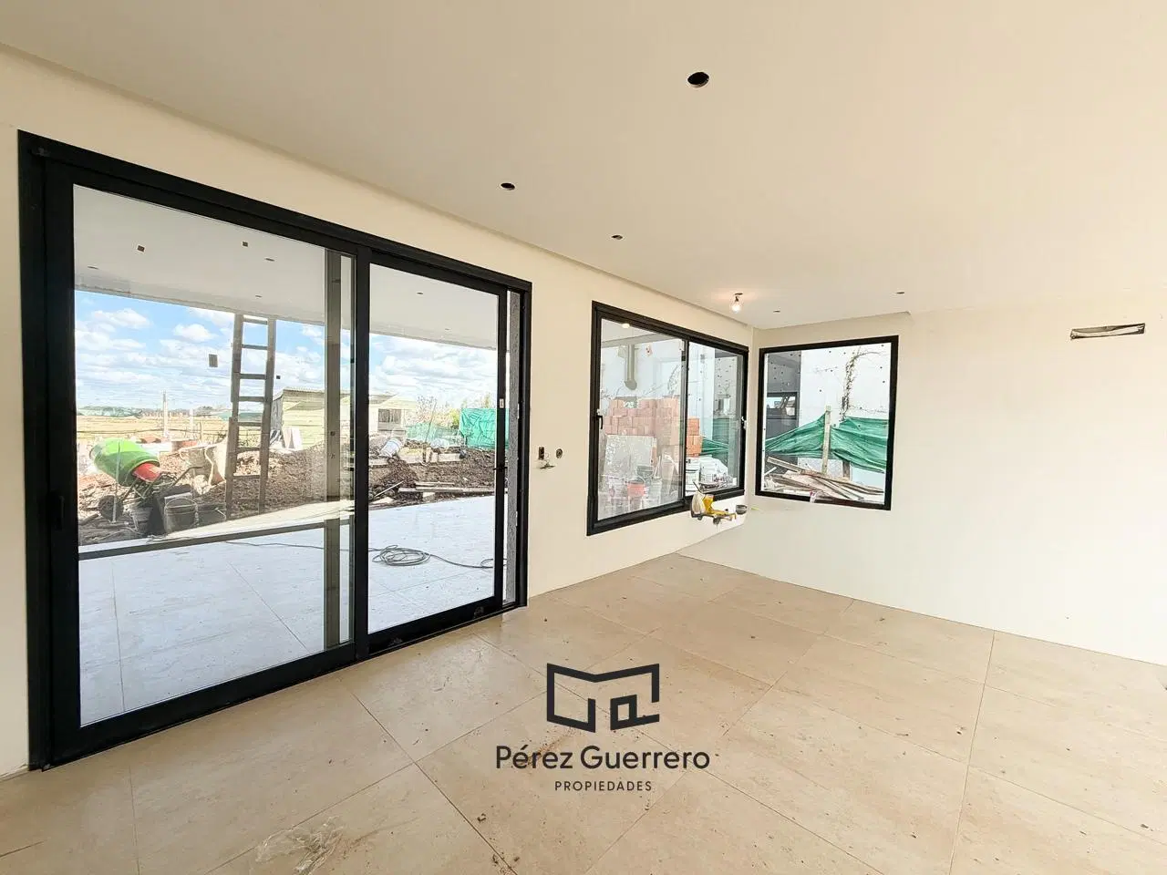 Casa en venta en Vila Marina con 3 dormitorios y pileta 4