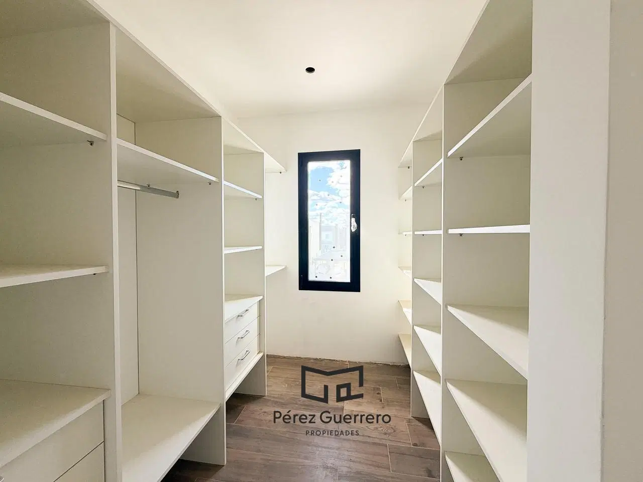 Casa en venta en Vila Marina con 3 dormitorios y pileta 5