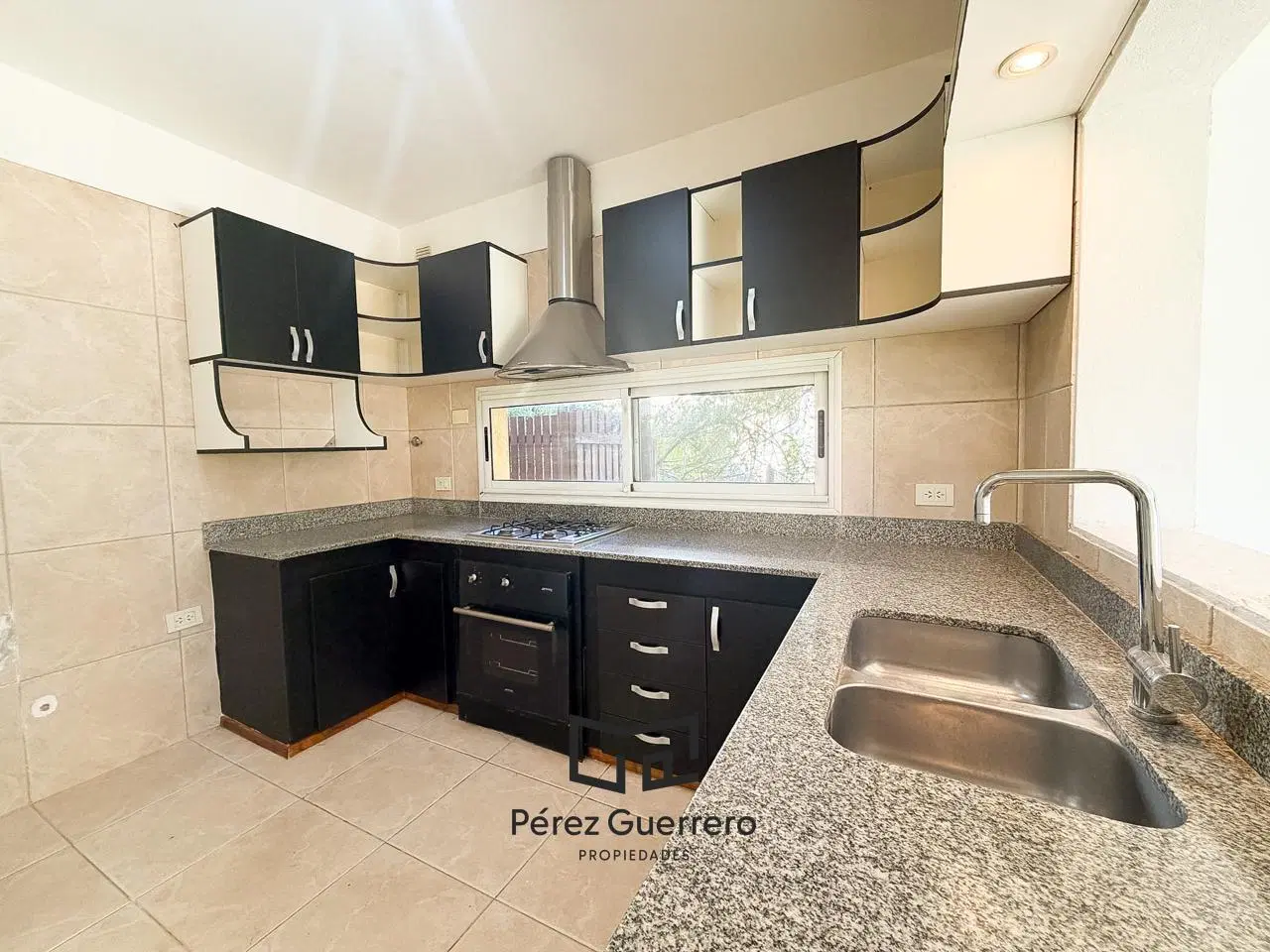 Casa en venta en Barrio San Isidro Labrador con 3 dormitorios y pileta 4