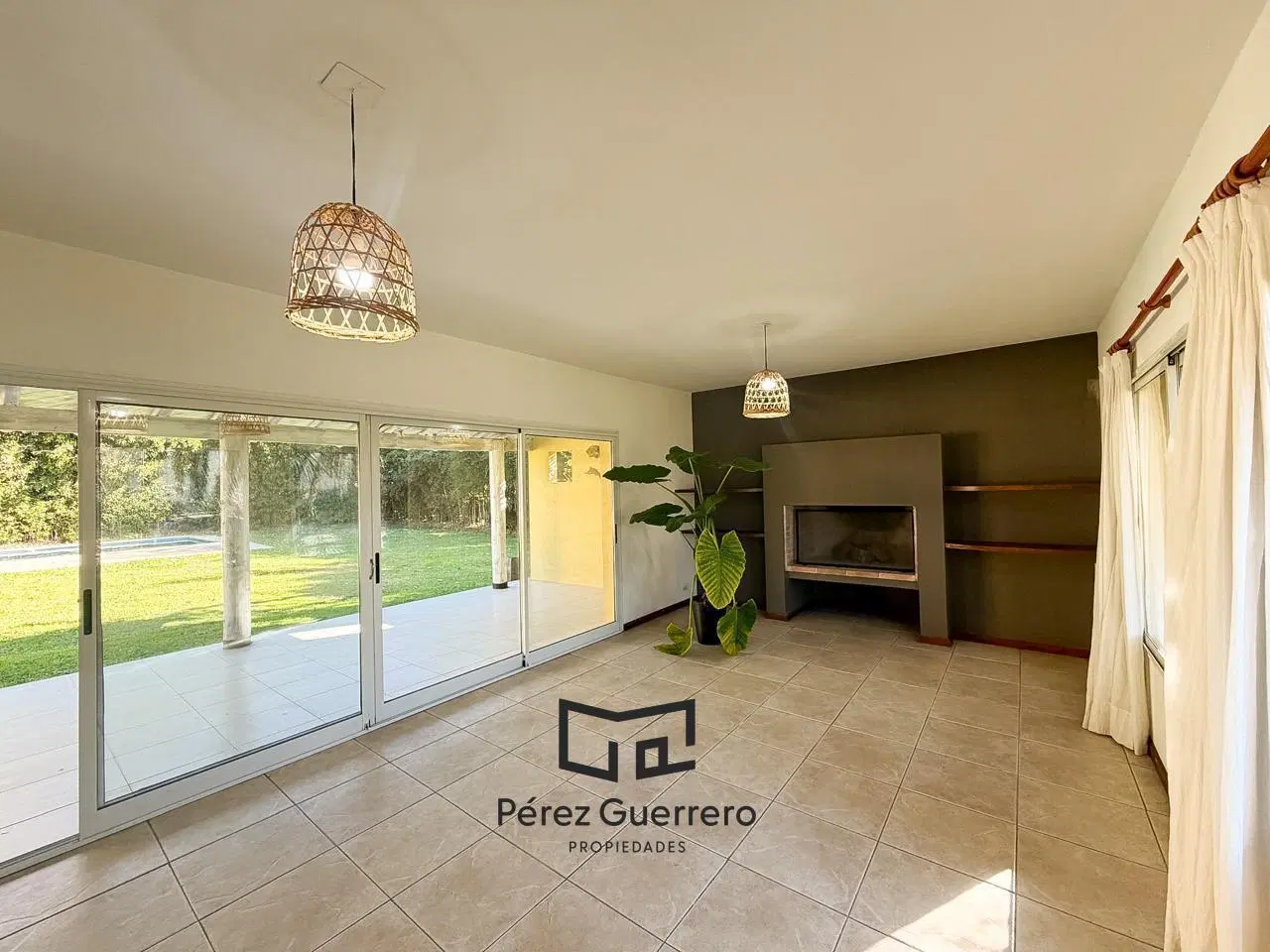 Casa en venta en Barrio San Isidro Labrador con 3 dormitorios y pileta 2