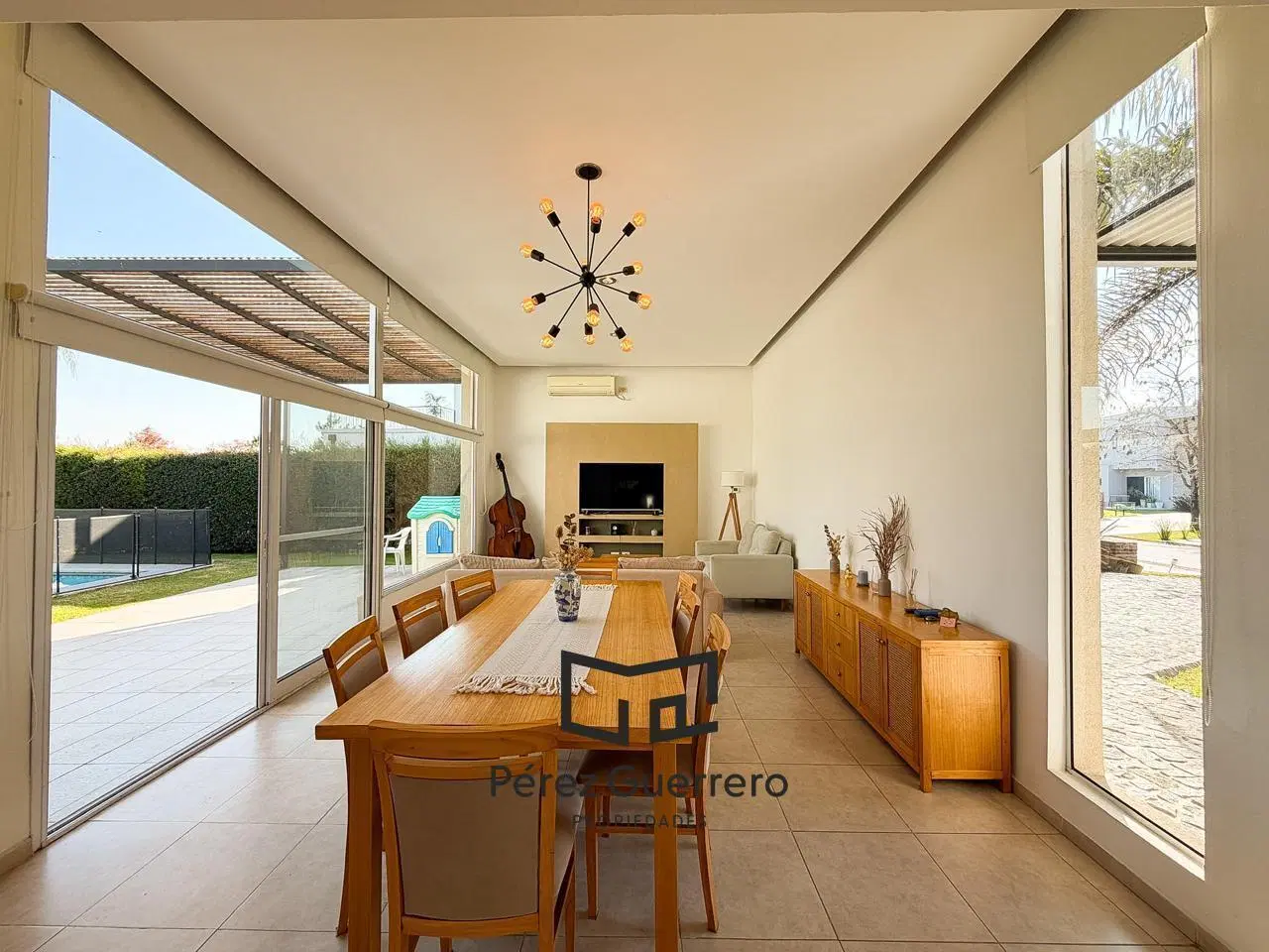 Casa en venta en el Canton Islas con 3 dormitorios y pileta 4