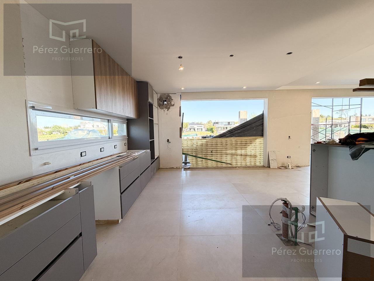 Foto de Casa en venta con 4 dormitorios a la laguna moderna, imagen 2