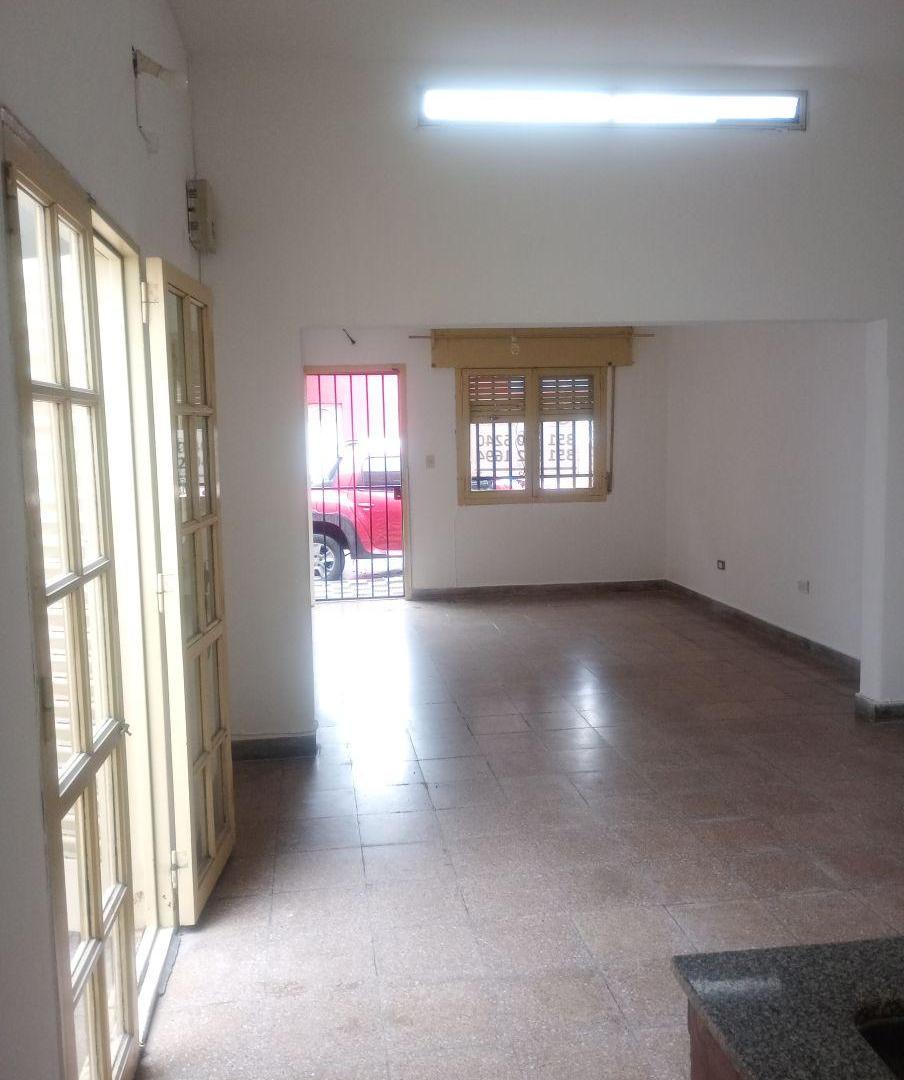 Foto de Casa de 136 m² con 3 dormitorios en venta en General Bustos, imagen 4