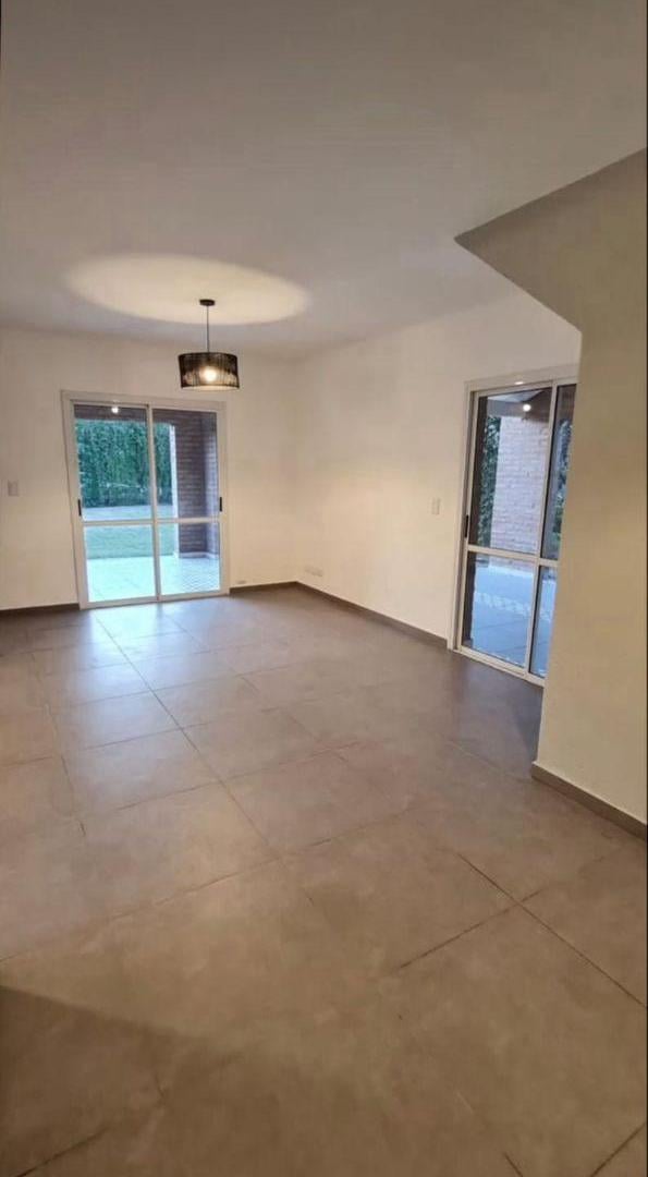 Foto de Casa de 650 m² con 3 dormitorios en alquiler en San Isidro, imagen 1