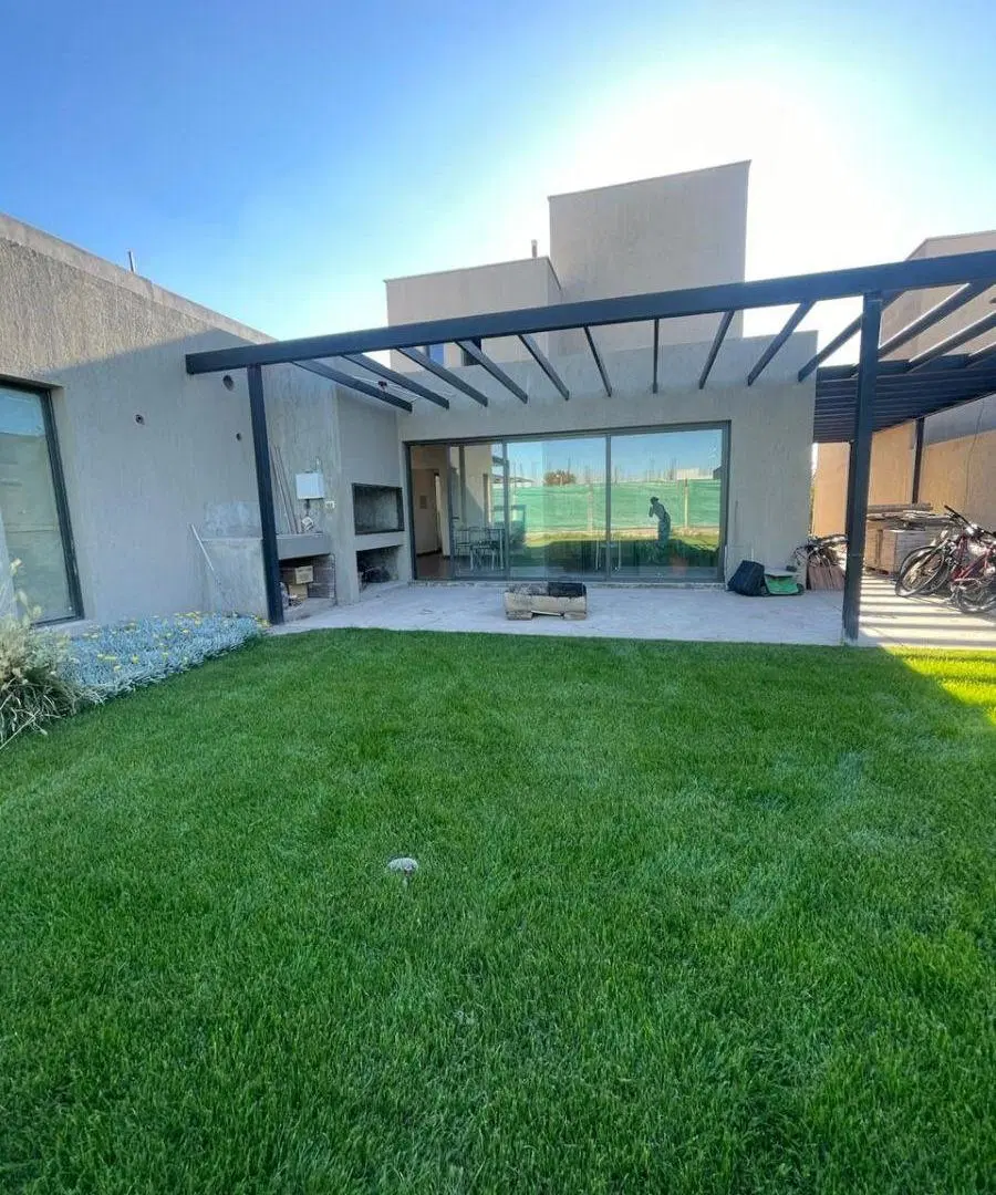 Casa con 3 dormitorios y 378 m² en venta en Maipú 2