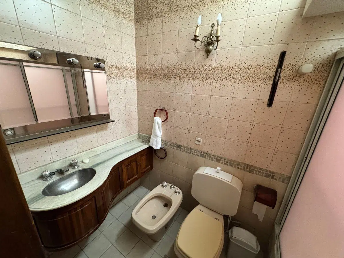 Casa con 428 m² y 5 dormitorios en venta, Ciudad de Mendoza 3