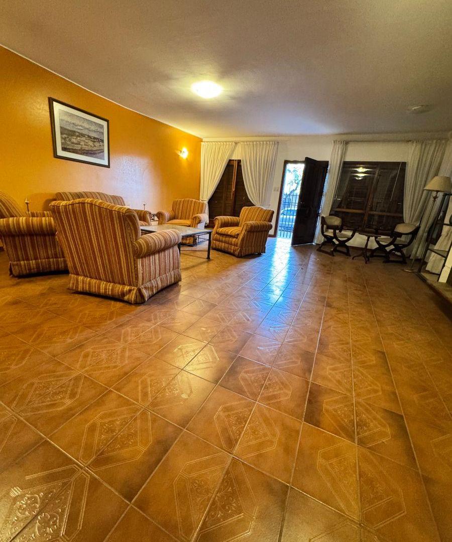 Casa con 428 m² y 5 dormitorios en venta, Ciudad de Mendoza