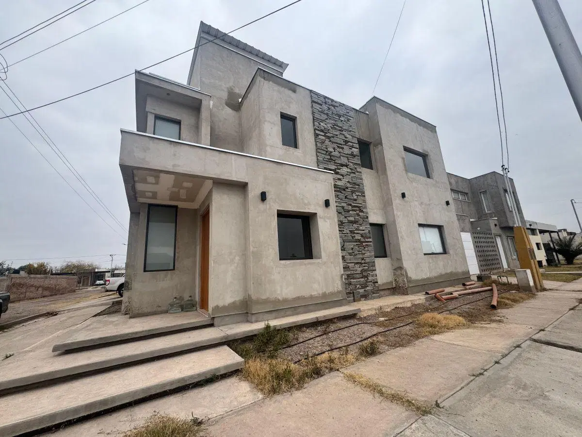 Venta de casa en Barrio Pinar del Sol 6 Maipu 2