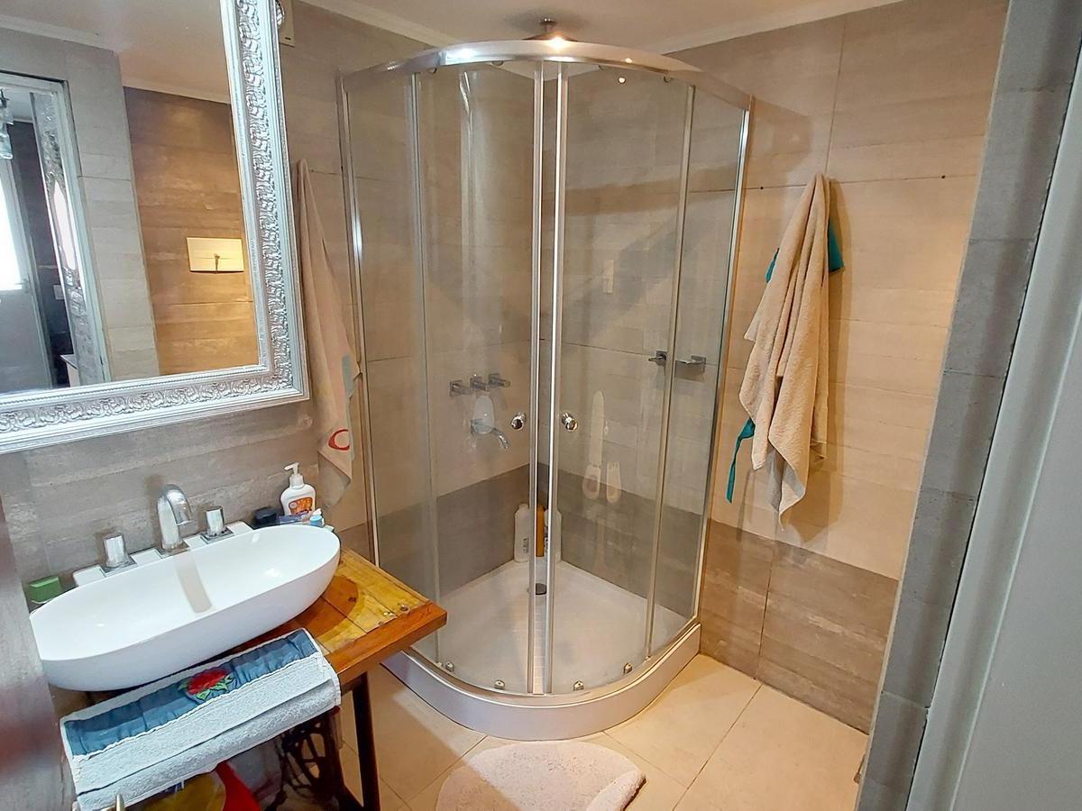 Venta Casa de 2 Dormitorio con Pileta en Ricardone. con Galería. 2