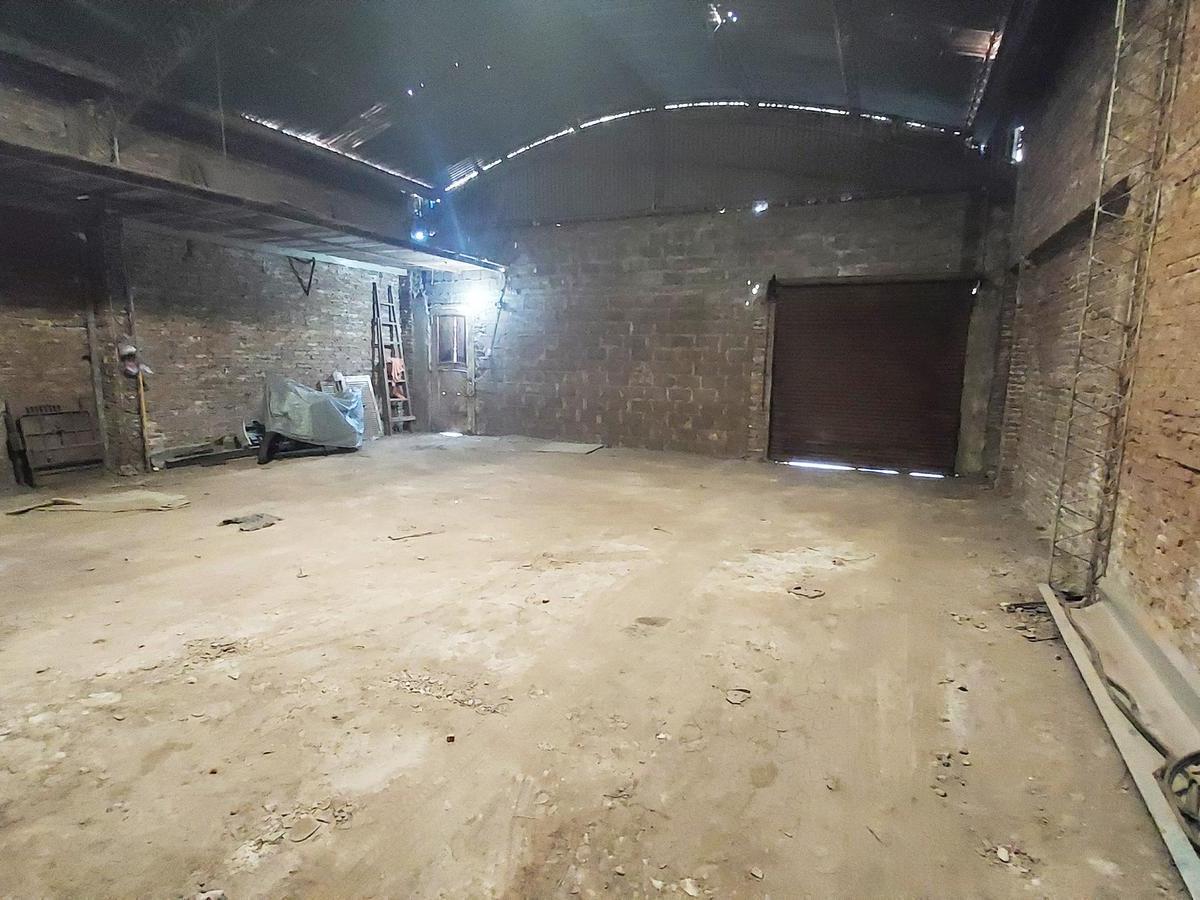 Venta Galpón/depósito con Vivienda en Av Provincias Unidas Al 200 4
